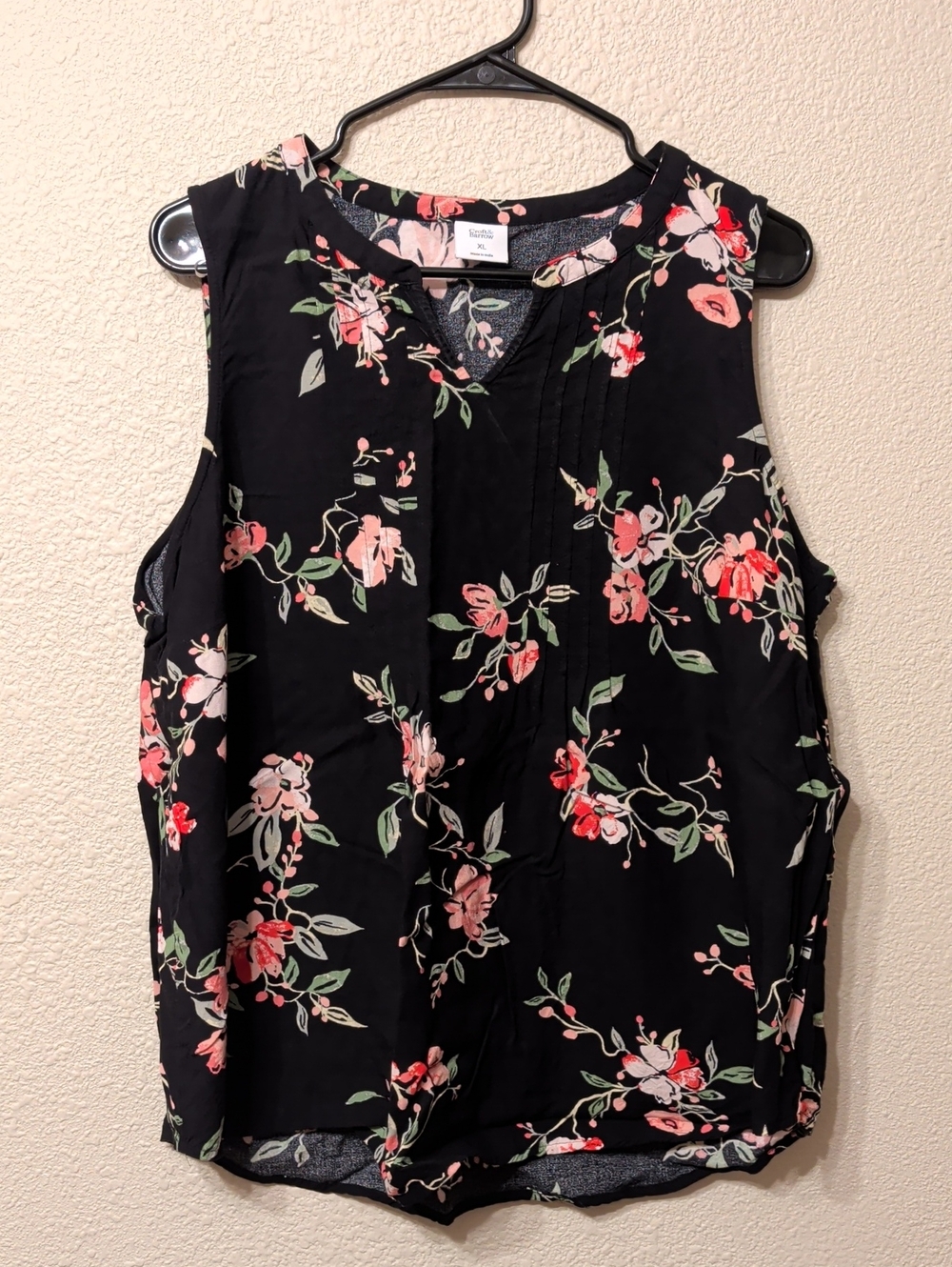 croft & barrow Black Sleeveless Floral Print Blouse